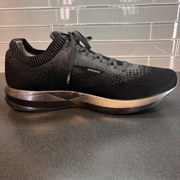 Brooks Levitate Mens Running Walking Shoes Gray Athletic Sneaker